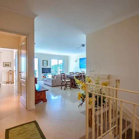 Lucia Riviera Dei Fiori Pool - Happy Σαν Ρέμο