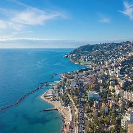 Lucia Riviera Dei Fiori, Sea-view And Pool فيلة