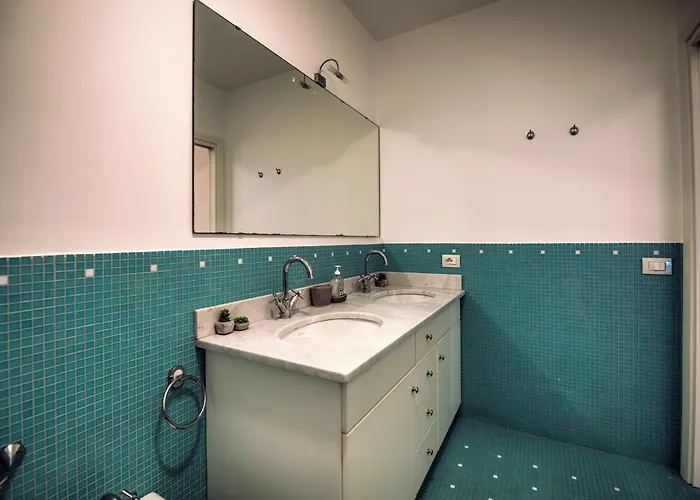 Lucia Riviera Dei Fiori Pool - Happy *