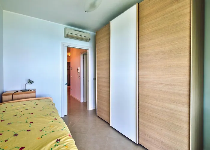 Lucia Riviera Dei Fiori Pool - Happy Villa