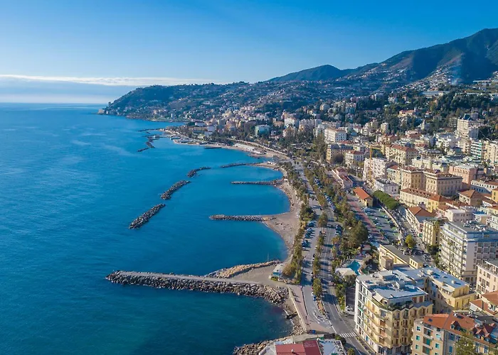 Lucia Riviera Dei Fiori Pool - Happy *