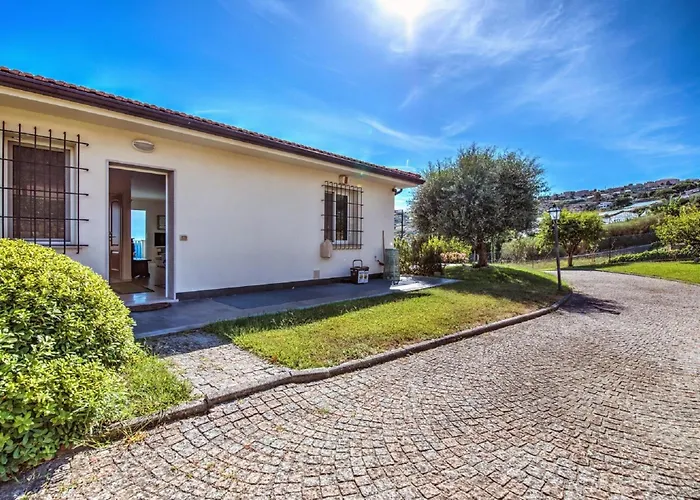 Lucia Riviera Dei Fiori Pool - Happy