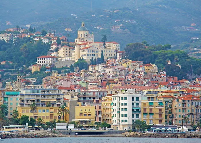 Lucia Riviera Dei Fiori Pool - Happy * Sanremo