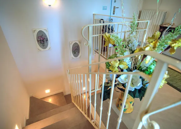 Lucia Riviera Dei Fiori Pool - Happy Villa