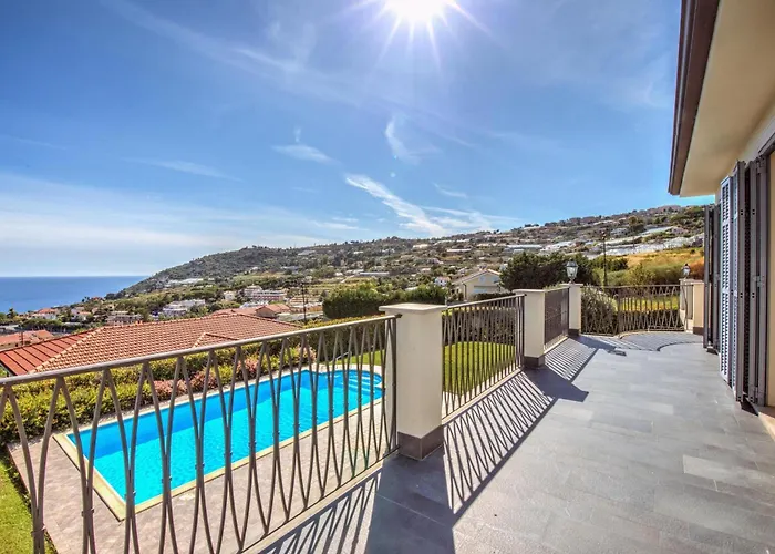 Lucia Riviera Dei Fiori Pool - Happy Villa *