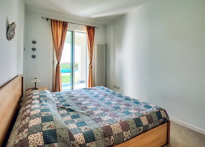 Villa Lucia Riviera Dei Fiori Pool - Happy