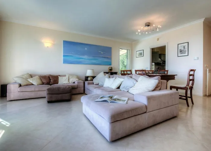 Lucia Riviera Dei Fiori Pool - Happy Villa *