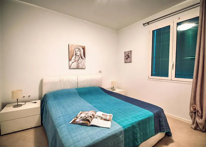 Lucia Riviera Dei Fiori Pool - Happy * Sanremo