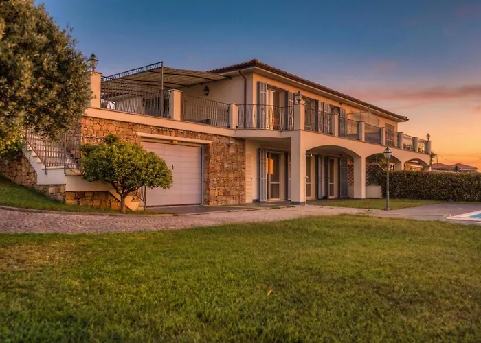 Lucia Riviera Dei Fiori Pool - Happy *