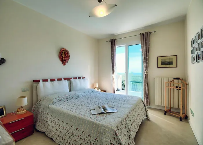 Lucia Riviera Dei Fiori Pool - Happy Villa *