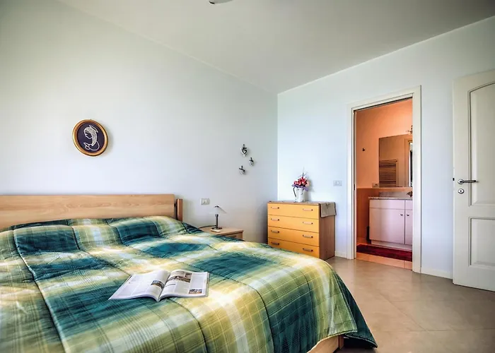 Lucia Riviera Dei Fiori Pool - Happy * Sanremo