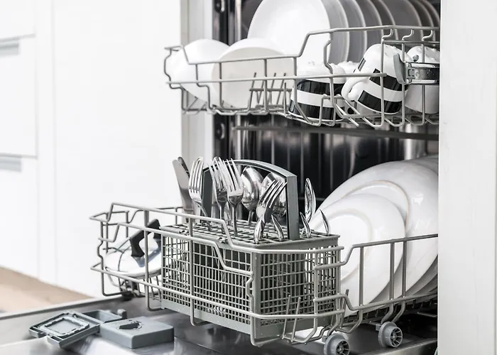 Lucia Riviera Dei Fiori Pool - Happy Sanremo